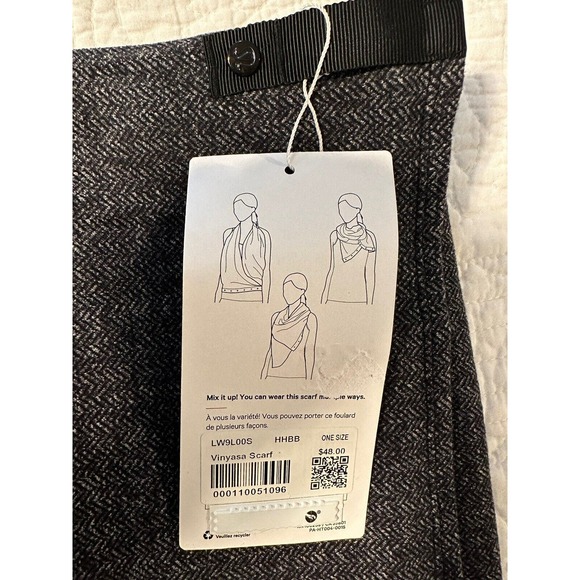 Lululemon Vinyasa Scarf OS Black Heathered Herringbone Logo Wrap Luon NEW - Picture 3 of 3
